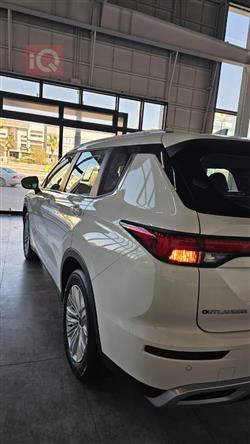 میتسوبیشی ئاوتلاندەر